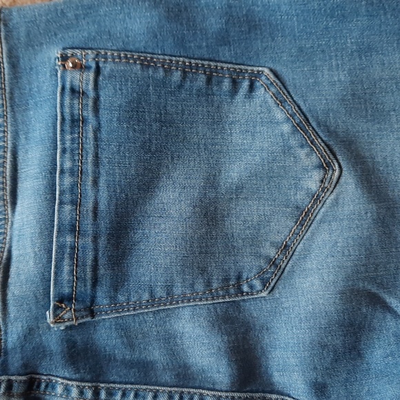 Kenzie Cropped Jean - Picture 4 of 4